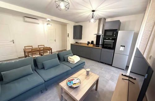 Port-Saint-Louis-du-Rhone Apartment | Le Balcon du ponant- T3 with terrace/view of park
