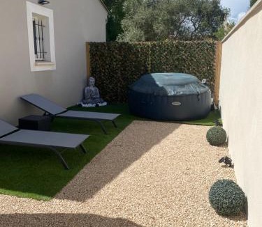 Saint-Etienne-du-Gres Apartment | Le Bastidon des Alpilles