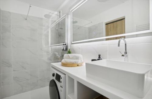 4th Arrondissement Apartment | Le Beausoleil Duplex (Clim - Wifi - Netflix)