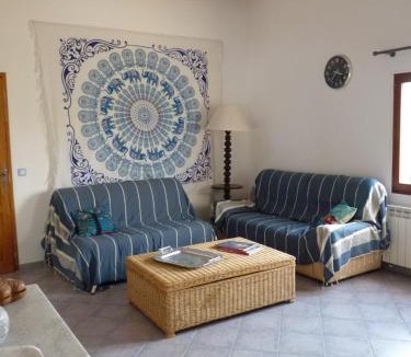 Bagnols-sur-Ceze Apartment | " le bosquet fruité en Provence Occitane
