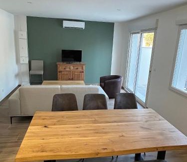 Entraigues-sur-la-Sorgue House | Le Cabanon Meublé de Tourisme trois étoiles