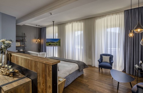 La Martre Hotel | Le Château de Taulane
