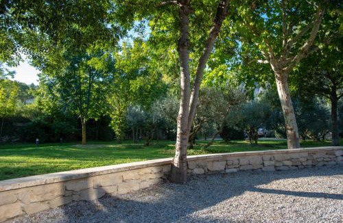 Oppede Bed & Breakfast | Le Champ des Oliviers
