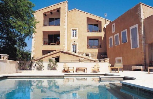 Cadenet Apartment | Le Chef d'Escadron