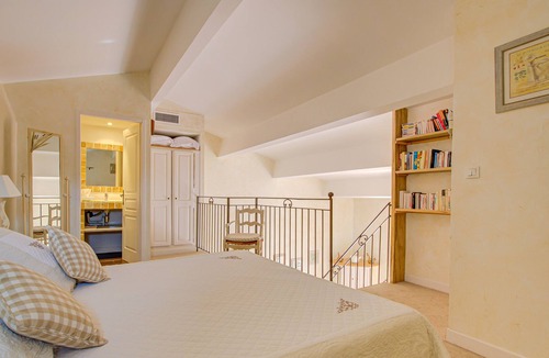 Roussillon Hotel | Le Clos de la Glycine