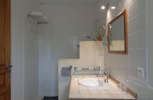 Lacoste Bed & Breakfast | Le Clos des Lavandes-Air conditionned Double CIGALE-Terrasse-Lacoste Luberon