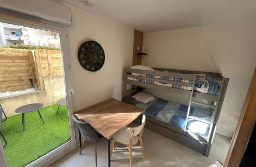 Croix-d'Argent Apartment | Le Cocon d'Argent, Terrace and Pool