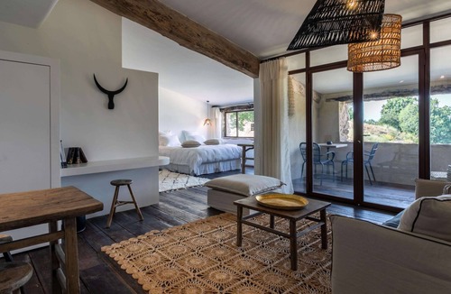 Sivergues House | Le Domaine Du Castellas