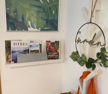 Istres Apartment | le Garden Cocoon