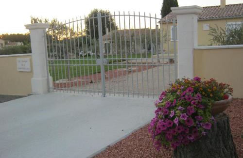 Robion House | Le Jardin des Tourterelles