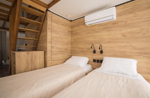 Castillon-du-Gard Other | Le lodge de la Catouniere
