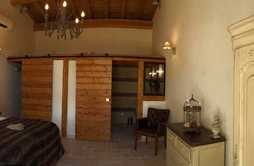 Noves Bed & Breakfast | Le Mas de Nonin - Chambres d'hotes