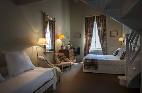 Le Sambuc Hotel | Le Mas De Peint