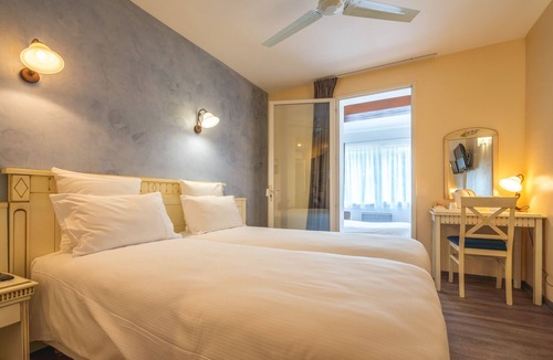 Cadenet Hotel | Le Mas du Colombier
