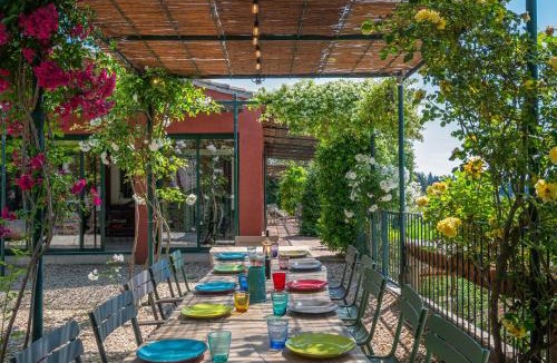 Eyragues Villa | Le Mas Elaïa, votre havre familial avec piscine privée