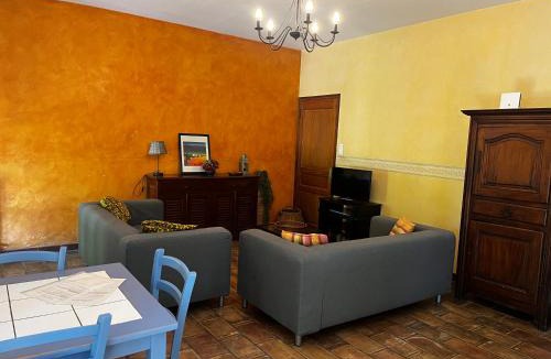 Entraigues-sur-la-Sorgue House | Le Mas de Trévouse