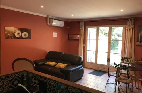 Loriol-du-Comtat House | Le Mas Mérindol Gîte Cerise
