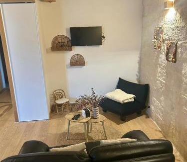Villeneuve-les-Avignon Apartment | Le Nid de St-Marc