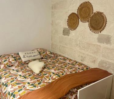 Villeneuve-les-Avignon Apartment | Le Nid de St-Marc