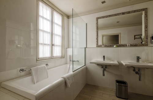 Villeneuve-les-Avignon Hotel | Le Prieure - Relais & Chateaux