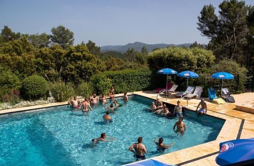 La Roquebrussanne Resort | Les Arbousiers Village Hôtel Provençal