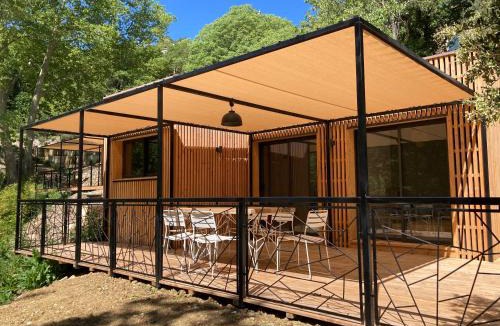 Lacoste House | Les Cabanes de la Fontaine
