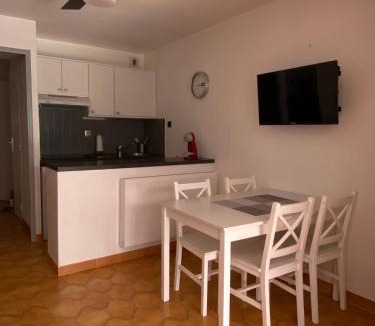 Miramar Apartment | Les locations Cinaureva ­« L'Argentière »