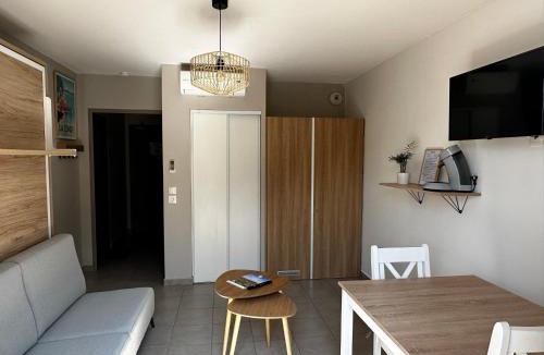 Les Bormettes Apartment | Les locations Cinaureva « Le petit nid de l'Argentière »