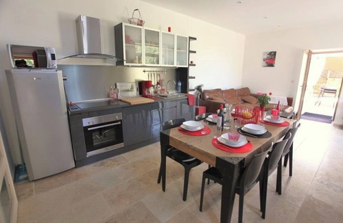 Varaire House | Les Pierres du Quercy: Authentic and Heated Pool - Sleeps 6