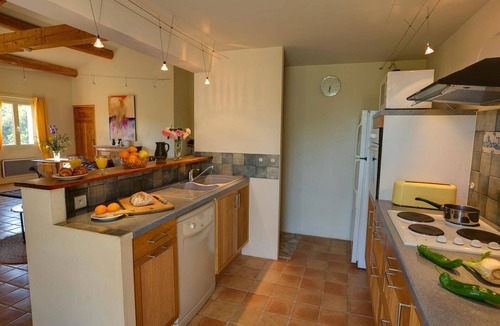 Le Barroux Villa | Les Ramiers - Four Bedroom Villa, Sleeps 8