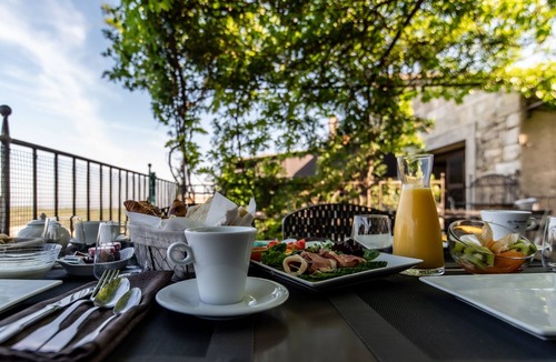 Venasque Hotel | Les Remparts