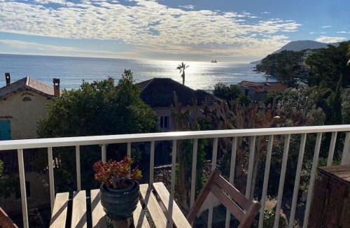 Les Sablettes Apartment | LES SABLETTES LES PIEDS dans L'EAU