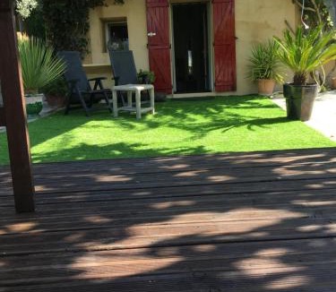 Ollioules Bed & Breakfast | Les terrasses sur mer
