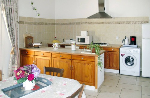 Menerbes House | Les Vignes by Interhome