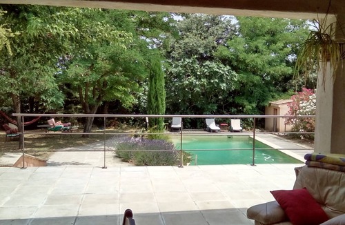 Chateauneuf-de-Gadagne Villa | Location Grande Villa au Soleil D'avignon