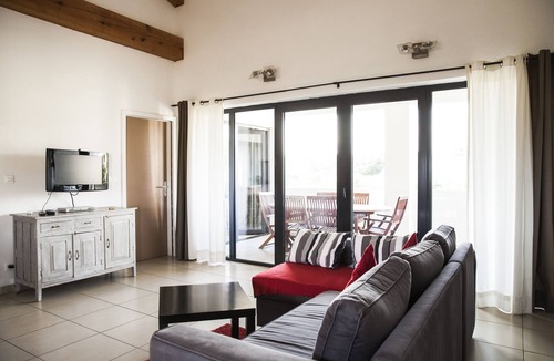 Conques-sur-Orbiel Cottage | Lodging near Carcassonne in a vineyard organic view of the Pyrenees