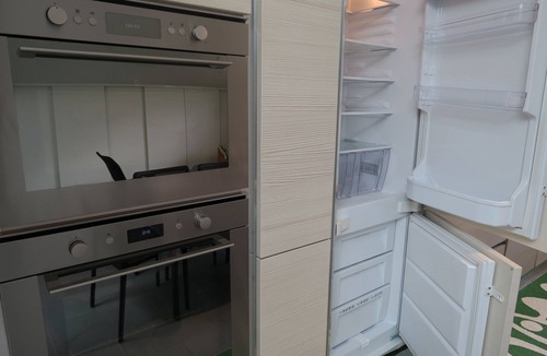 Venelles Apartment | LOFT IN THE HEART OF THE VILLAGE, IN THE COUNTRY, 10MN FROM AIX