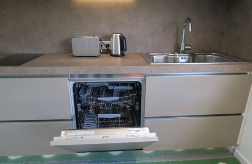 Venelles Apartment | LOFT IN THE HEART OF THE VILLAGE, IN THE COUNTRY, 10MN FROM AIX