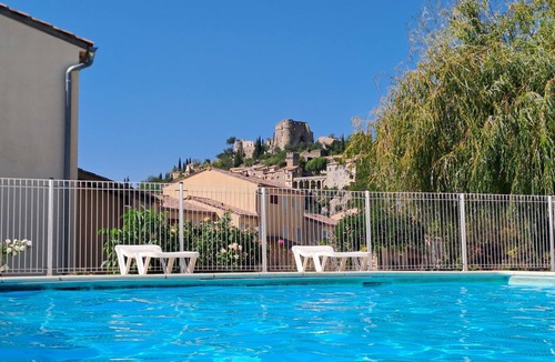 Montbrun-les-Bains Apartment | Logement 2 Chambres, Entièrement Rénové, Dans Résidence Avec Piscine