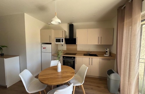 Bedarrides Apartment | Logement en campagne