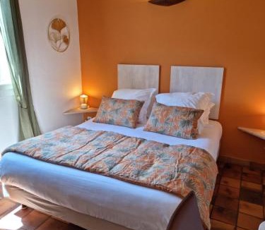 Mollans-sur-Ouveze Hotel | Logis Hôtels Le Saint Marc