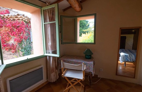 Gargas House | Lovely small holiday home situated 2 km south of Ockerdorf Roussillon