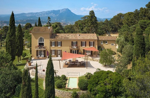 Le Pradet House | Magnificent estate, 11 suites — a unique blend of Provence & the Côte d’Azur
