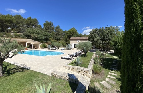 Aurons Villa | Magnificent Provencal villa of 300 m2 air-conditioned with large south-facing swimming pool