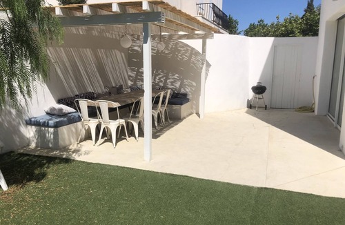 8th Arrondissement House | Magnificent villa 2 steps from the sea