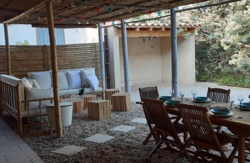 Meynes House | Magnifique coin de mas avec piscine privative