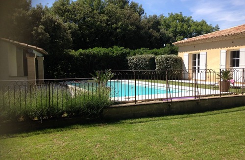 Vers-Pont-du-Gard House | Maison Avec Piscine Dans un Village