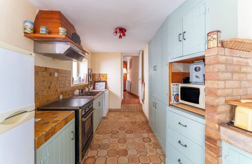Les Angles House | Maison Belle Vue: Peaceful Stay with Alpilles View in Les Angles