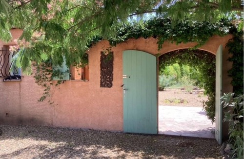 Saint-Antonin-du-Var House | Maison Bien-être Séjour à Thème en Famille ou Avec vos Proches. Jardin & Jacuzzi