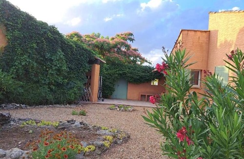 Saint-Antonin-du-Var House | Maison Bien-être Séjour à Thème en Famille ou Avec vos Proches. Jardin & Jacuzzi